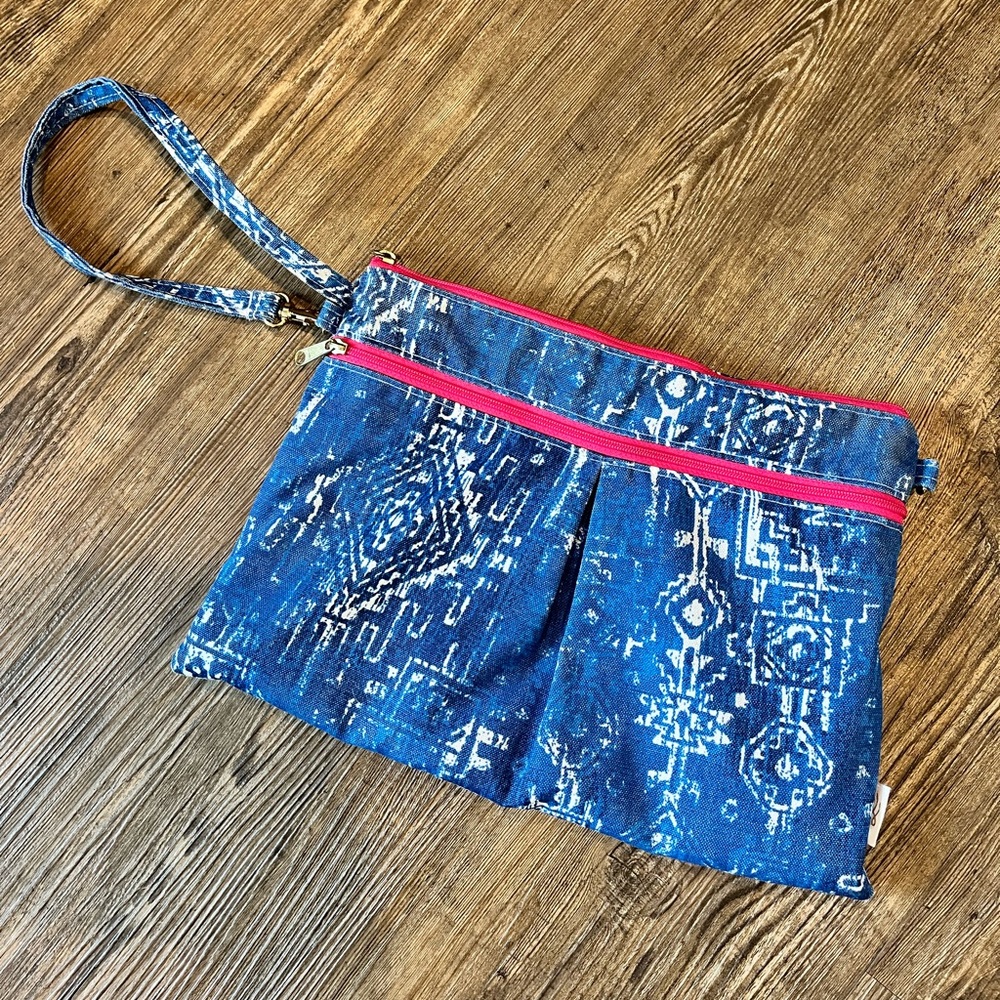 Logan & Lenora Wetbag clutch